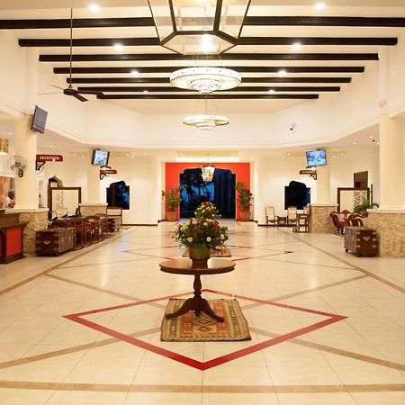 Prideinn Paradise Beach Resort & Spa Mombaça Exterior foto Lobby