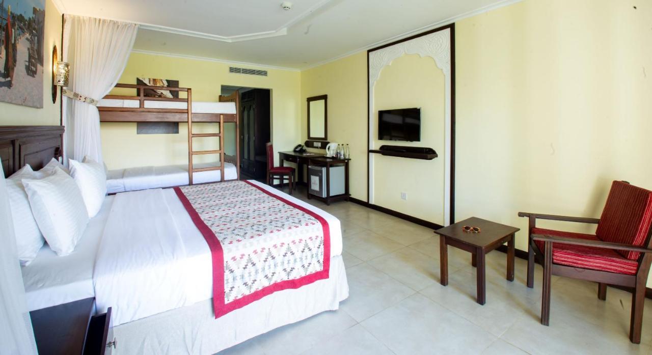 Prideinn Paradise Beach Resort & Spa Mombaça Exterior foto Family room