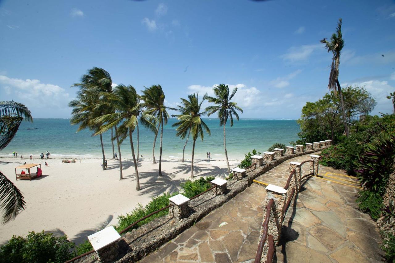 Prideinn Paradise Beach Resort & Spa Mombaça Exterior foto View of the beach from the Fort