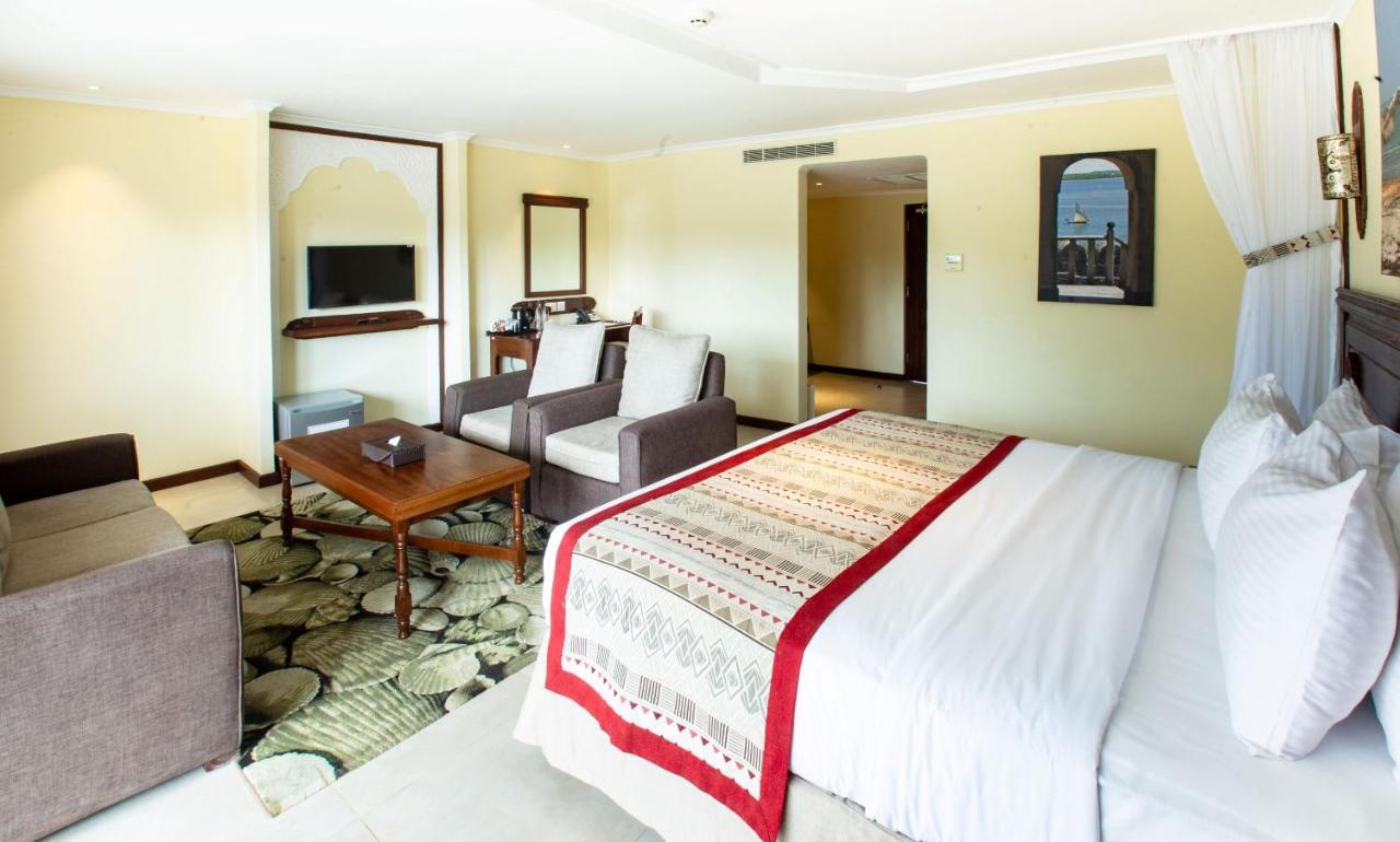 Prideinn Paradise Beach Resort & Spa Mombaça Exterior foto A room at the Taj Bengal